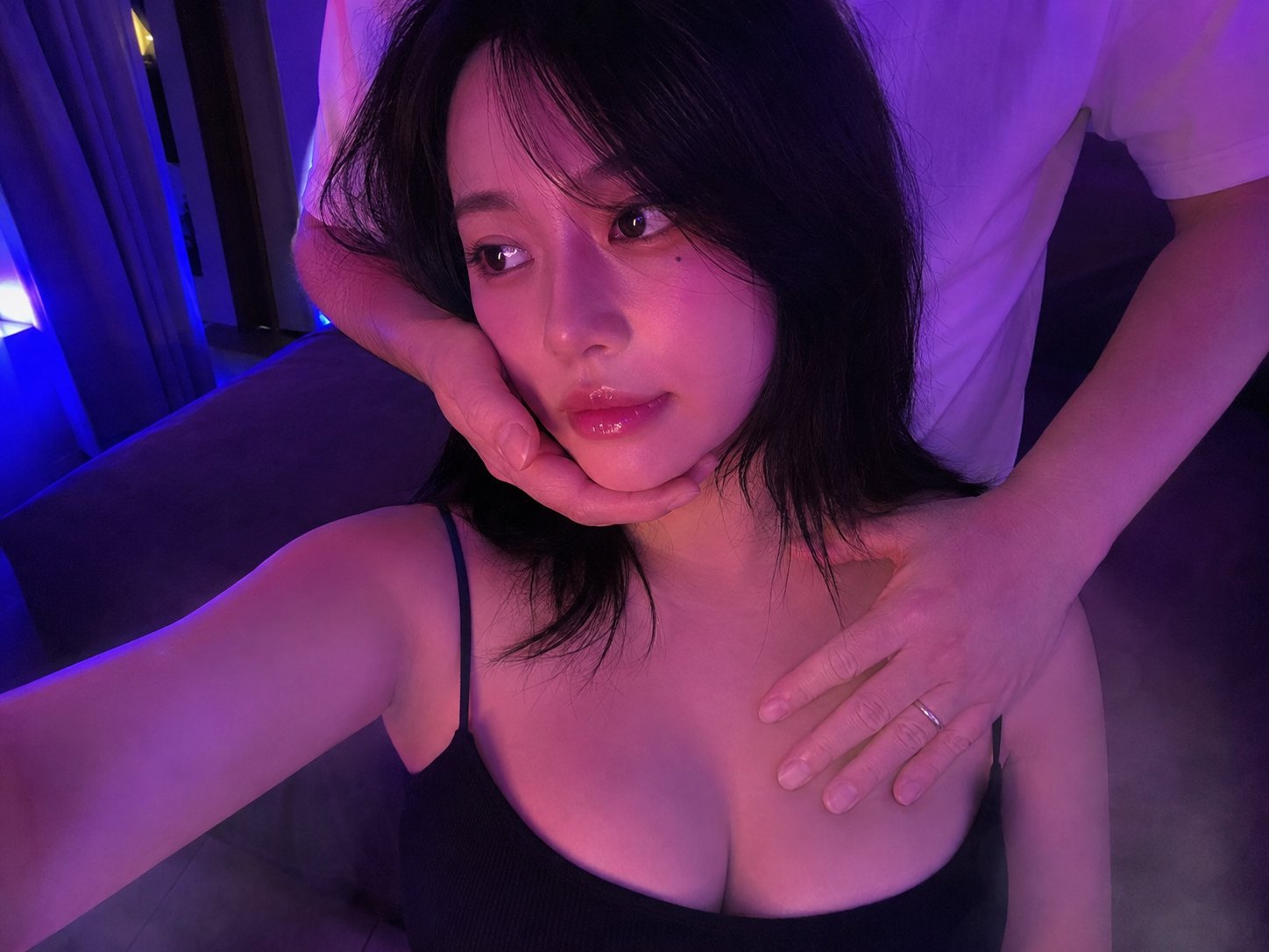 A highly photorealistic 4:3 horizontal smartphone portrait o
