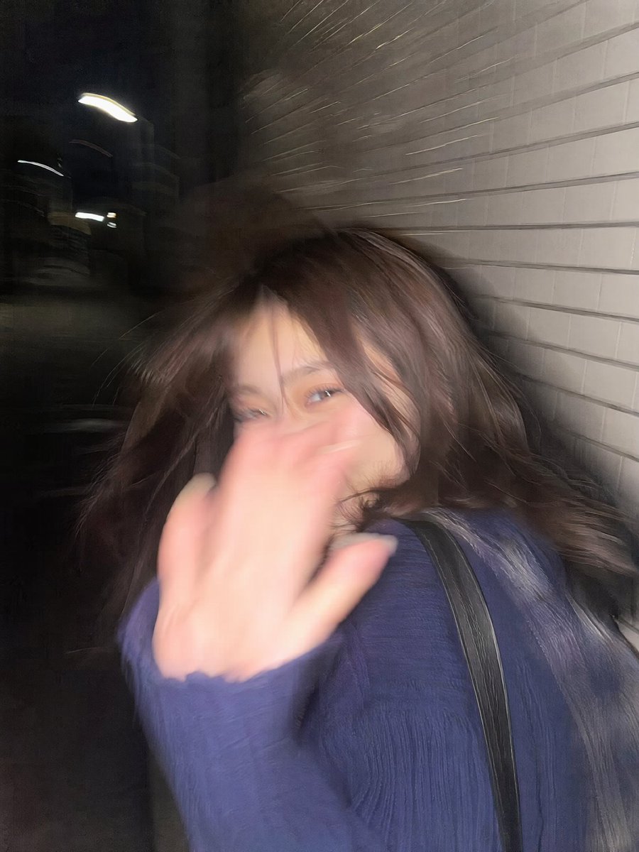 {